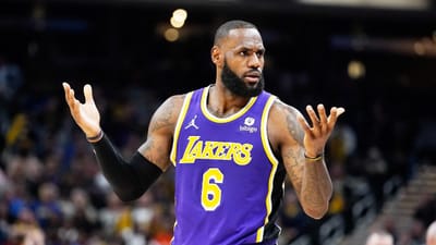 VÍDEO: LeBron faz o 100.º triplo-duplo da carreira, mas Lakers perdem - TVI