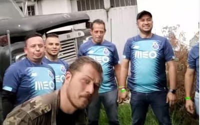 VÍDEO: Pêpê Rapazote tentou ensinar a marcha do FC Porto a colombianos - TVI