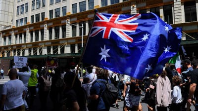 Milhares de australianos em novos protestos contra as vacinas da covid-19 - TVI