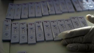 Farmácias fazem 304 mil testes à covid-19 em dois dias - TVI