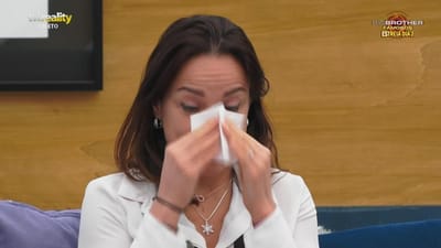 Postal de Rui deixa Débora em lágrimas - Big Brother