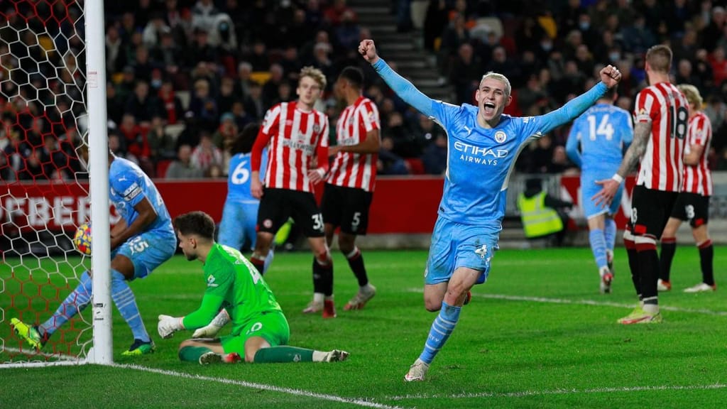 Phil Foden celebra golo do Manchester City ao Brentford (Ian Walton/AP)