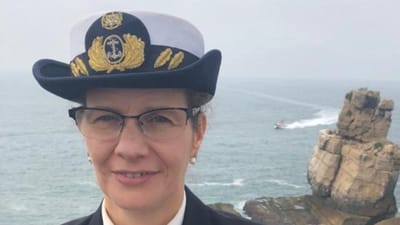 Marinha anuncia promoção da primeira mulher a Oficial General - TVI
