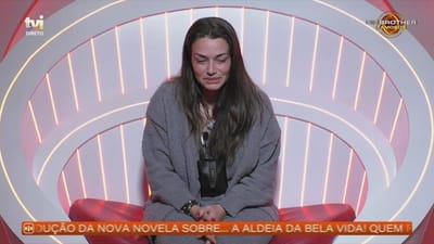 Laura Galvão chora no confessionário: «Achei que conseguia, mas não consigo» - Big Brother