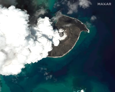 Tonga sem comunicações com o resto do mundo após erupção e tsunami - TVI
