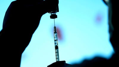 Covid-19: mais 71.689 pessoas com dose de reforço da vacina - TVI