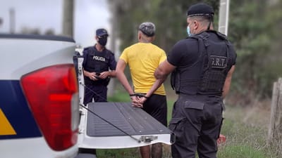 Ex-Famalicão Schiappacasse detido após tentar levar arma para o jogo - TVI