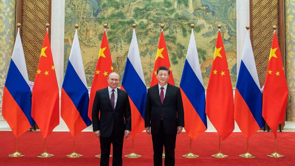 Presidentes russo, Vladimir Putin, e presidente chinês, Xi Jinping (AP)