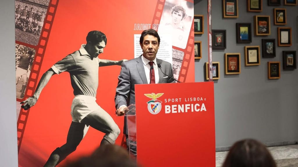 Rui Costa na inauguração da exposição a Jaime Graça no museu Cosme Damião (SL Benfica)