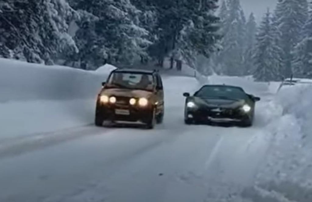 Drag race entre Panda e Ferrari (captura YouTube)