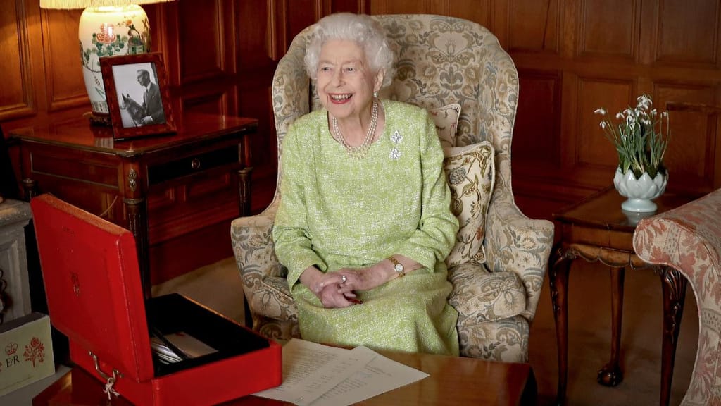 A fotografia oficial que celebra os 70 anos de reinado de Isabel II