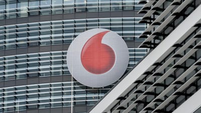 Vodafone esclarece origem dos contactos que apareceram misteriosamente no telemóvel. E não estão relacionados com o ciberataque - TVI