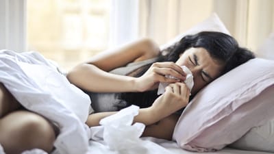 "A gripe não é assim tão inofensiva como pode parecer": sintomas e complicações a que deve estar atento - TVI