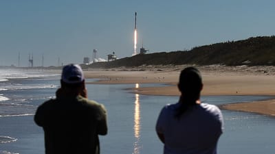 A SpaceX perderá até 40 dos satélites que acabou de lançar devido a uma tempestade solar - TVI