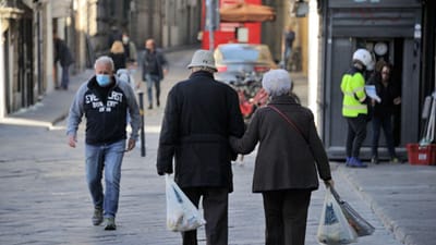 Pensões e complemento para idosos são as medidas do OE que mais reduzem desigualdades. IRS tem impacto contrário - TVI
