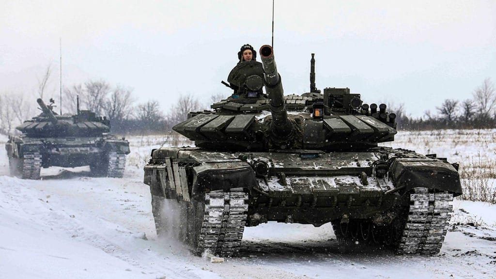 Manobras militares na Rússia (Serviço de Imprensa do Ministério da Defesa via AP)