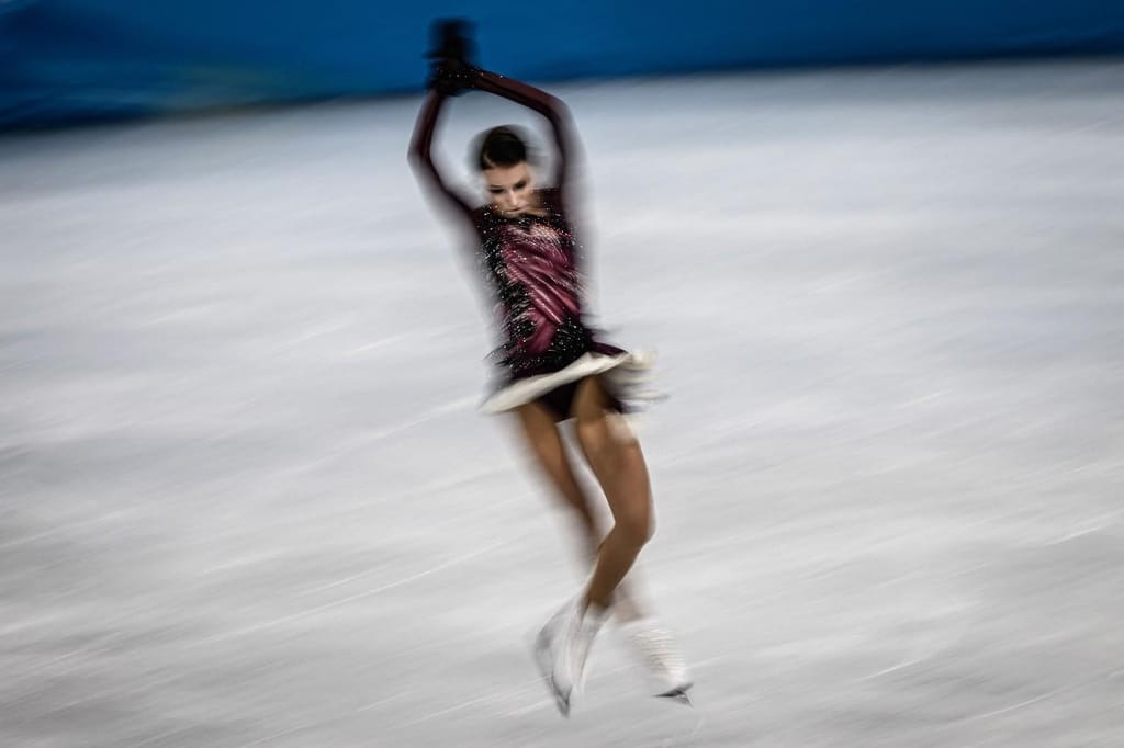 Anna Shcherbakova durante os Jogos Olímpicos de Pequim 2022 (Getty Images