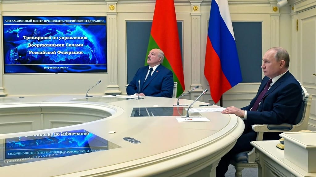 Alexander Lukashenko e Vladimir Putin. Alexei Nikolsky/Sputnik/Kremlin Pool/AP
