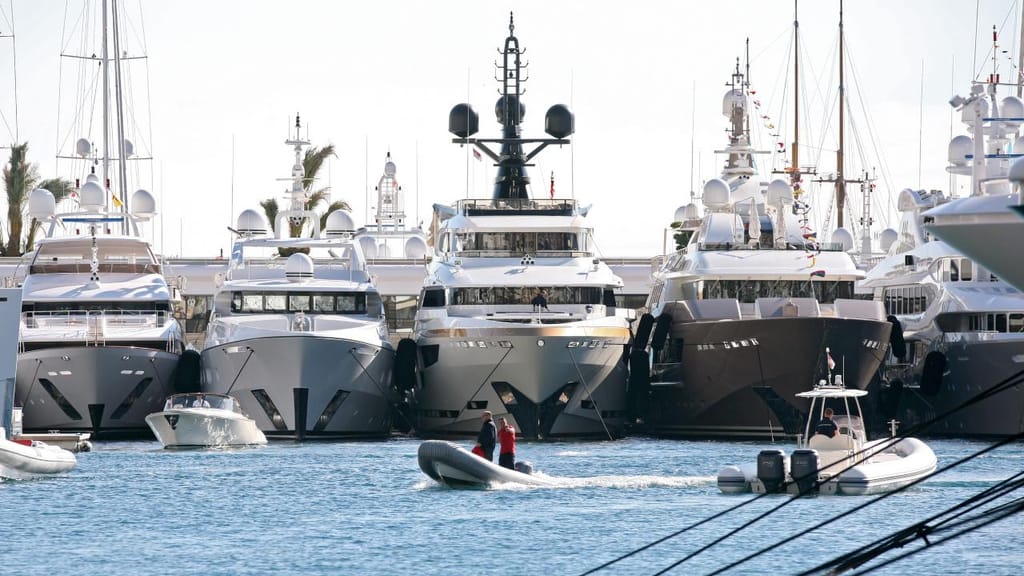Iates na marina do Mónaco (AP Photo/Lionel Cironneau)