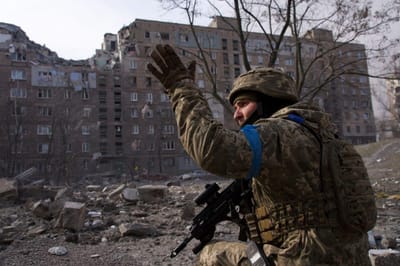 Rússia acusa 92 membros das Forças Armadas da Ucrânia de crimes contra a humanidade - TVI