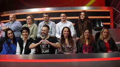 Familiares e amigos acolhem Sara Aleixo e Melão - Big Brother