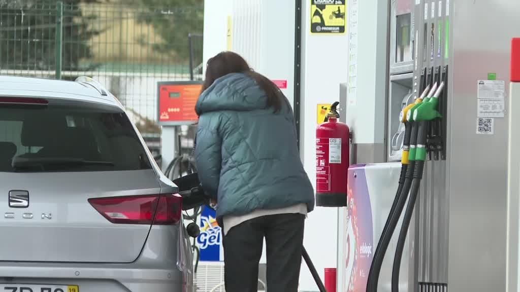 Preços dos combustíveis deve cair 10 cêntimos. Descida será amortecida pela subida de imposto