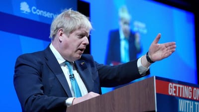 Boris Johnson volta a pedir desculpas pelo caso 'partygate', mas afasta demissão: "Sinto uma obrigação ainda maior de cumprir o meu dever" - TVI