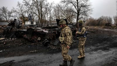 Ucrânia encontra mais de 400 corpos em cidades perto de Kiev. Rússia garante que nenhum civil "sofreu qualquer ação violenta" - TVI