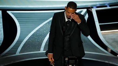 Will Smith está a lucrar com o estalo nos Óscares: a autobiografia em que diz que sabe "lidar com as próprias emoções" é um sucesso - TVI