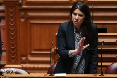 "Não recorri à imunidade parlamentar e aceitei ser arguida por chamar oligarca a um oligarca": Mariana Mortágua reage - TVI