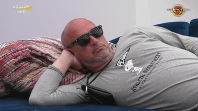 Nuno Graciano adormece durante discurso de Daniel Kenedy - Big Brother