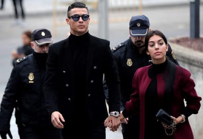 "A tua dor é a nossa dor": as reações à morte de um dos bebés de Cristiano Ronaldo e Georgina Rodríguez - TVI
