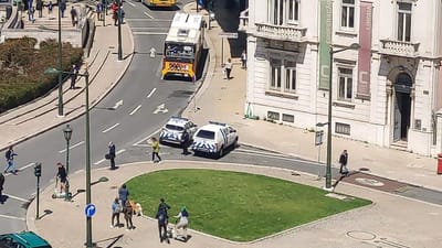 Ameaça de bomba obriga a evacuar edifício da Generali na Avenida da Liberdade - TVI