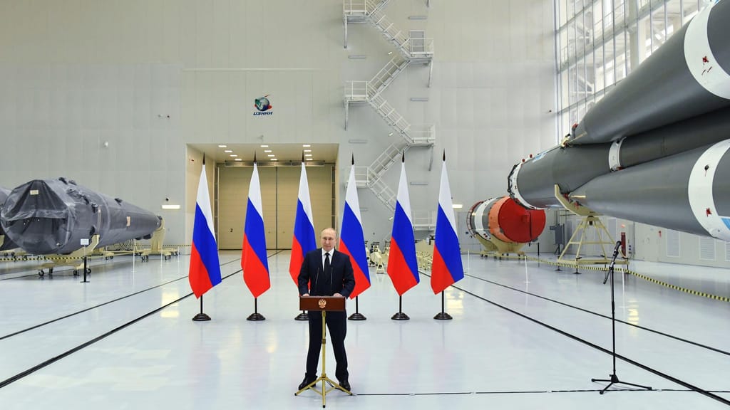 Apesar de dizer o contrário, Vladimir Putin não se tem mostrado disponível para negociar a paz, mas o cenário pode vir a alterar-se. Foto: Evgeny Biyatov/ Sputnik/ Kremlin Pool Photo via AP