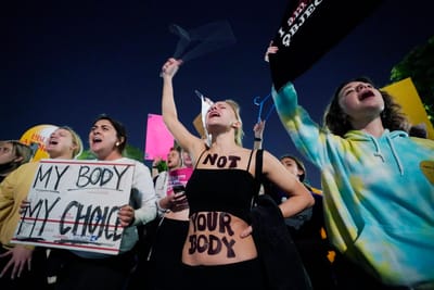 Maioria dos norte-americanos defende proteção do direito ao aborto - TVI