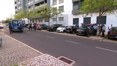 Dois adeptos do Benfica detidos e um polícia ferido após Clássico com o FC Porto - TVI