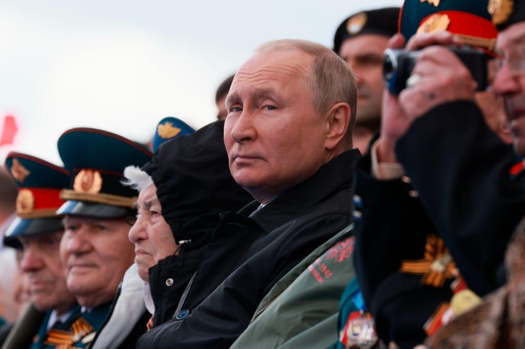 Vladimir Putin nas celebrações do Dia da Vitória, em Moscovo (AP Photo)