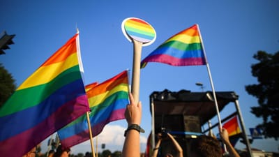 Opinião: crimes de ódio contra pessoas LGBTQ+ estão a aumentar. Mas não seremos apagados - TVI