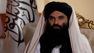 Líder dos talibãs faz promessas sobre direitos das mulheres, mas diz que "as desobedientes devem ficar em casa” - TVI