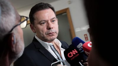 Luís Montenegro remete para o PS explicações sobre buscas na Câmara de Lisboa - TVI