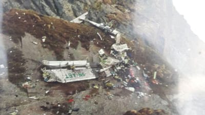 Encontradas as caixas negras do avião que caiu no Nepal - TVI