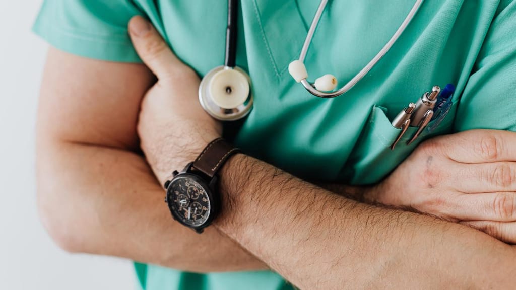 O estudo português indica que 34% dos médicos obstetras-ginecologistas dedicam 30% do seu tempo ao serviço de urgência e 48% dedicam 75% do seu tempo no hospital ao serviço de urgência (Pexels)