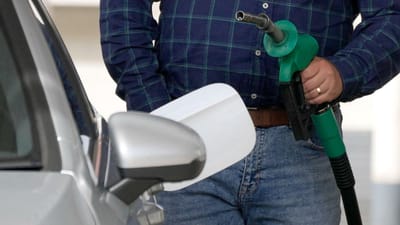 Há um ano os preços das gasolinas batiam nos máximos. E agora? - TVI