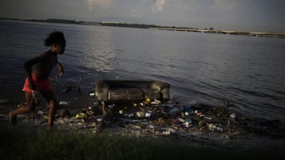 Mais de 5,5 milhões de toneladas de plástico entraram nos oceanos este ano - TVI
