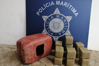 Polícia Marítima apreende uma tonelada de haxixe no Algarve - TVI