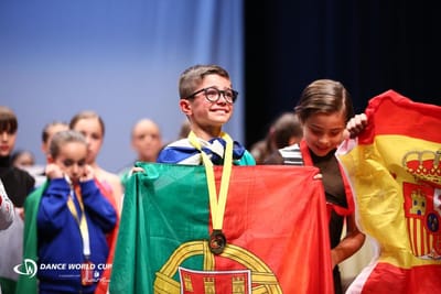 Veja como ele dança: com nove anos e um metro e meio, Martim trouxe duas medalhas de ouro da Taça de Dança do Mundo para Portugal - TVI