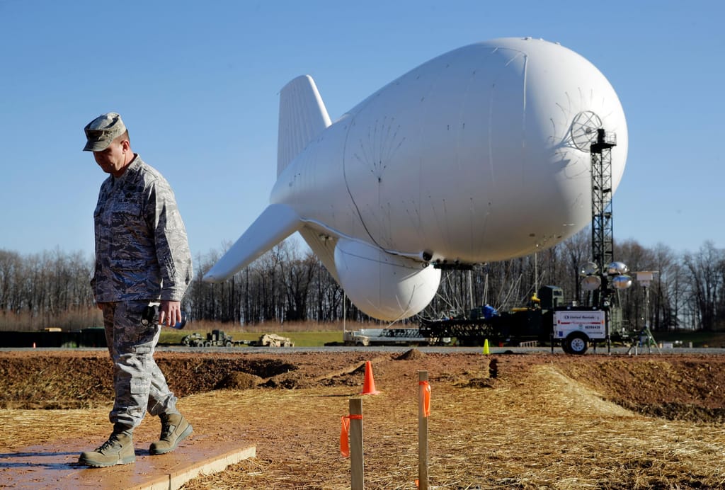 Pentágono aumenta financiamento a projeto de balões de grande altitude que pode ser resposta eficaz contra mísseis hipersónicos (Imagem AP)