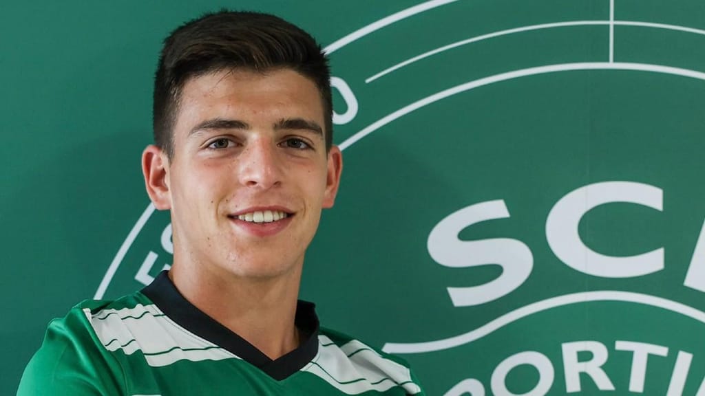 Rodrigo Dias assinou contrato profissional com o Sporting