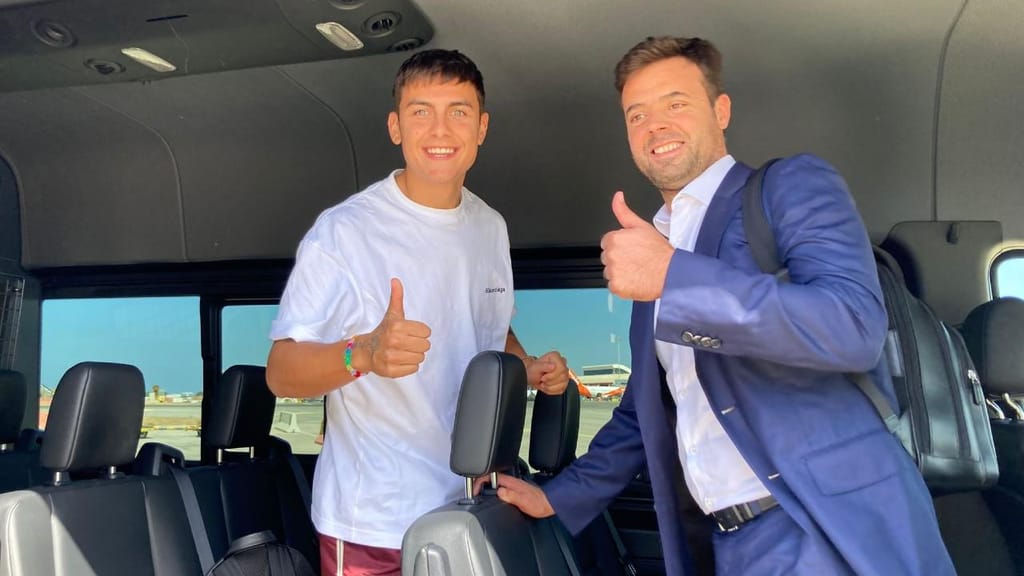 Dybala chegou ao Algarve acompanhado por Tiago Pinto