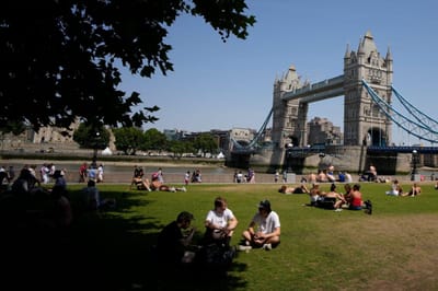 Reino Unido ultrapassa França e Suíça no número de portugueses que pediram nacionalidade - TVI